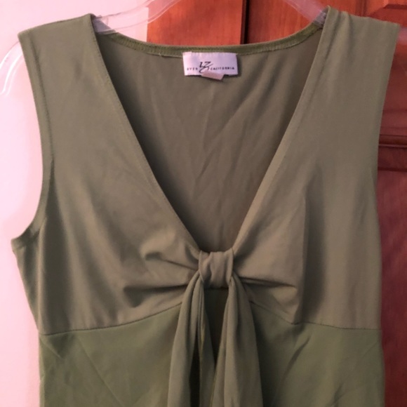 IZ Byer top - Picture 2 of 5